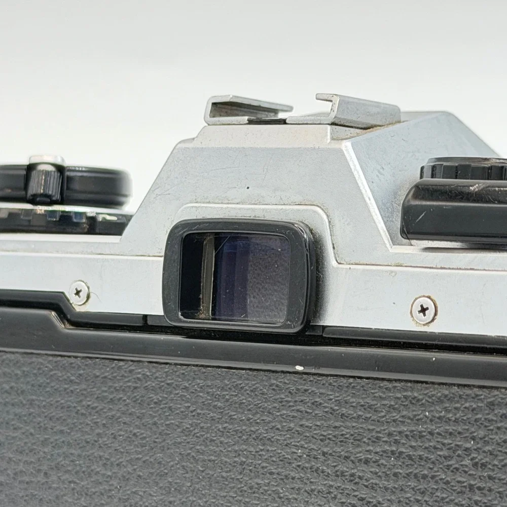 Olympus OM10 35mm Film SLR Camera Body Silver Black with Manual Adapter TESTED